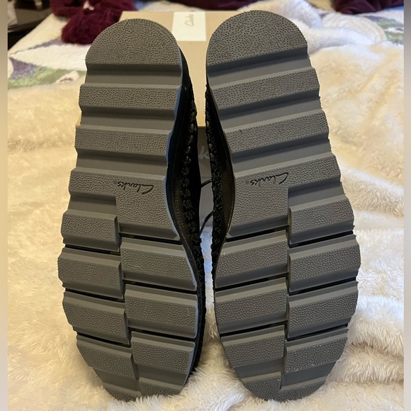 CLARKS Damara Ava Black Metallic Stitched Oxfords - Picture 3 of 9